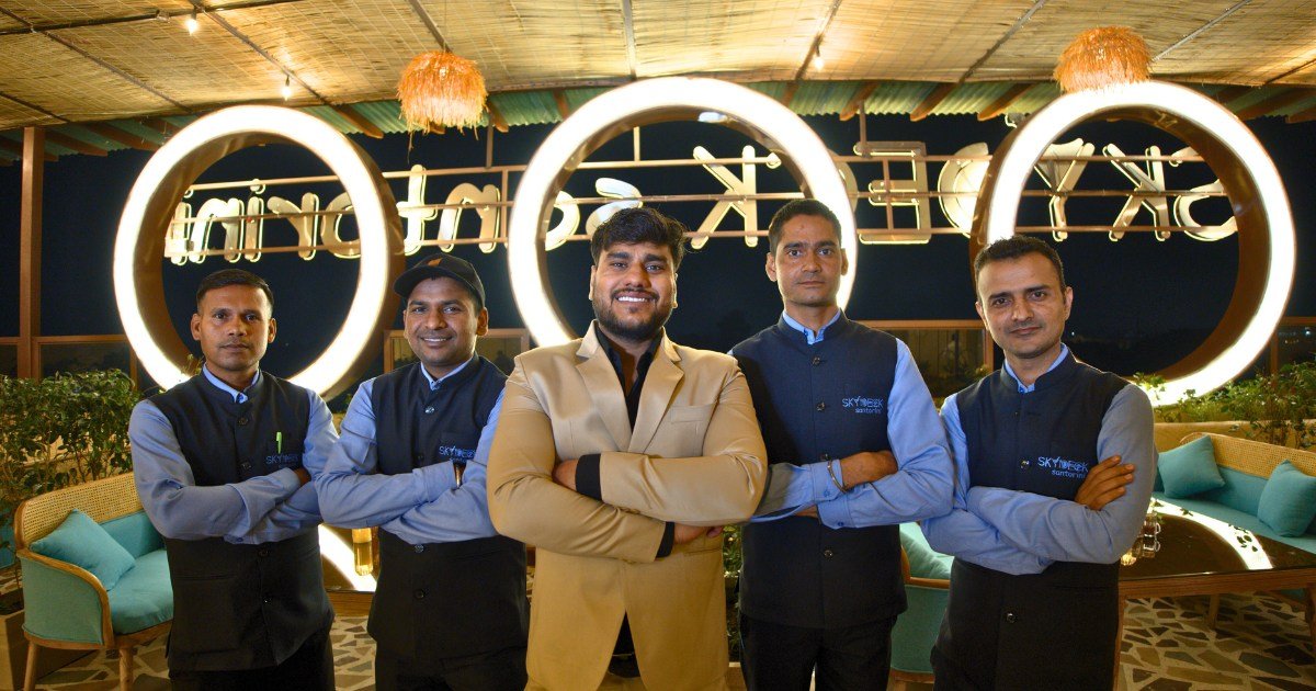 SkyDeck Santorini - Dine Under the Stars at This Rooftop Lounge in Aligarh